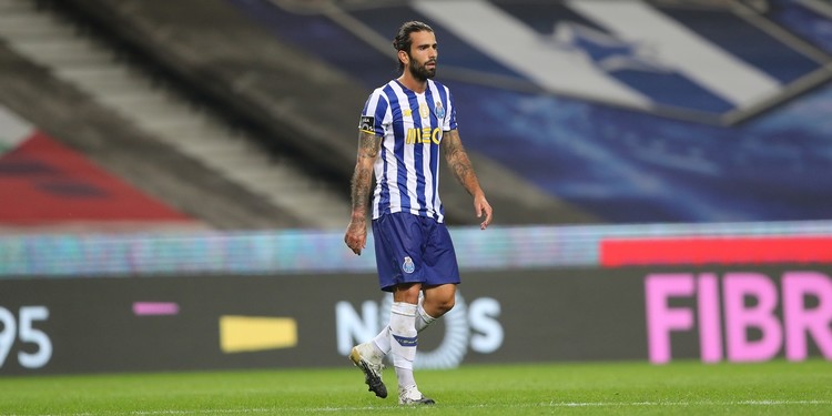 FC Porto - Notícias - Cinco regressos ao onze em Barcelos