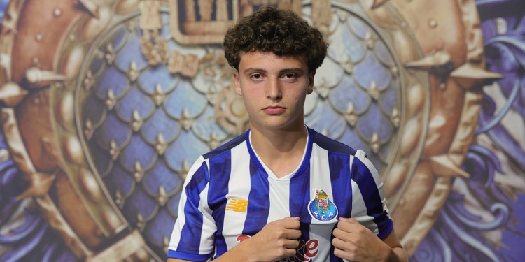 FC Porto - Notícias - João Pinto renova contrato