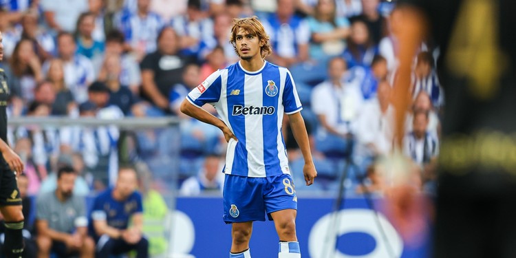 Image for Notícias - Mora e William titulares no regresso a casa